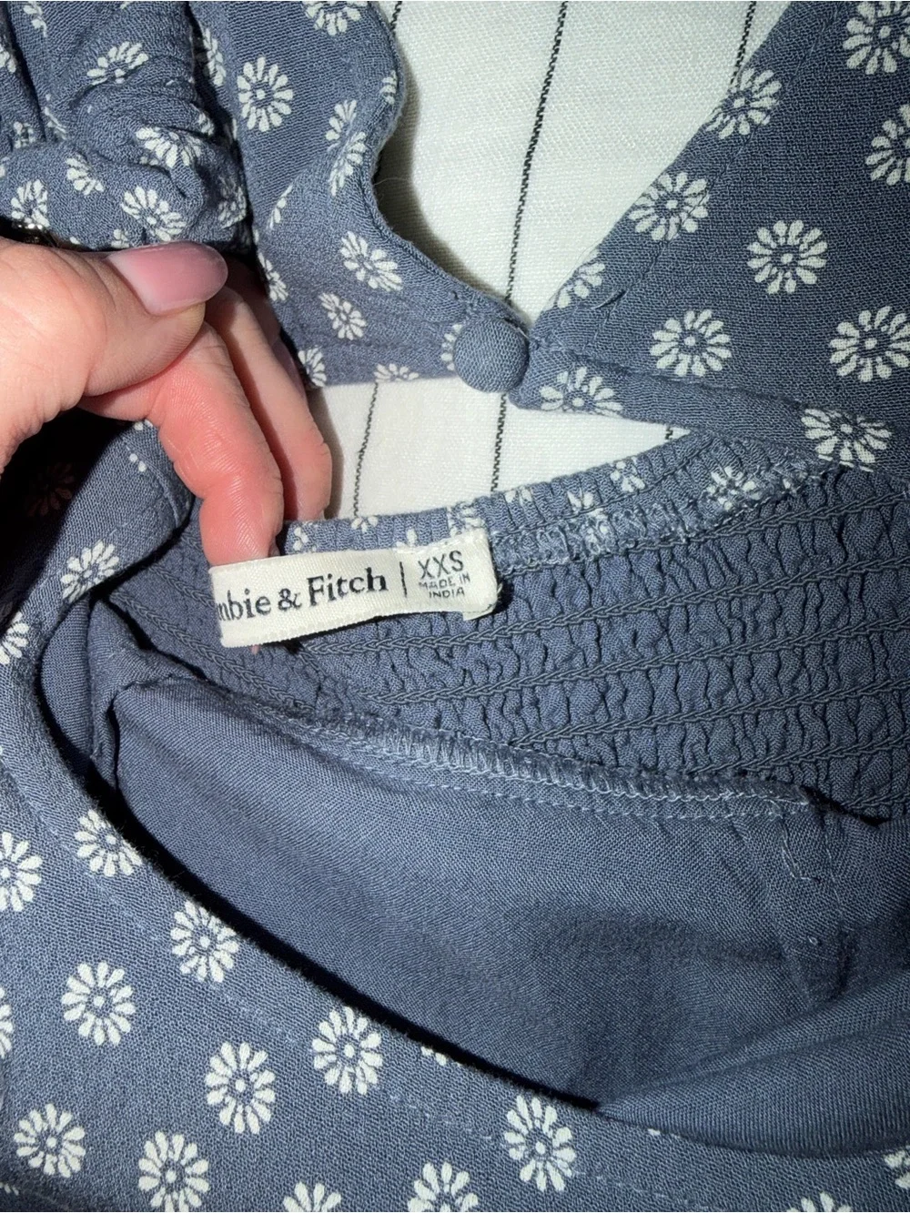 Abercrombie & Fitch Blue Daisy Puff-Sleeve Top